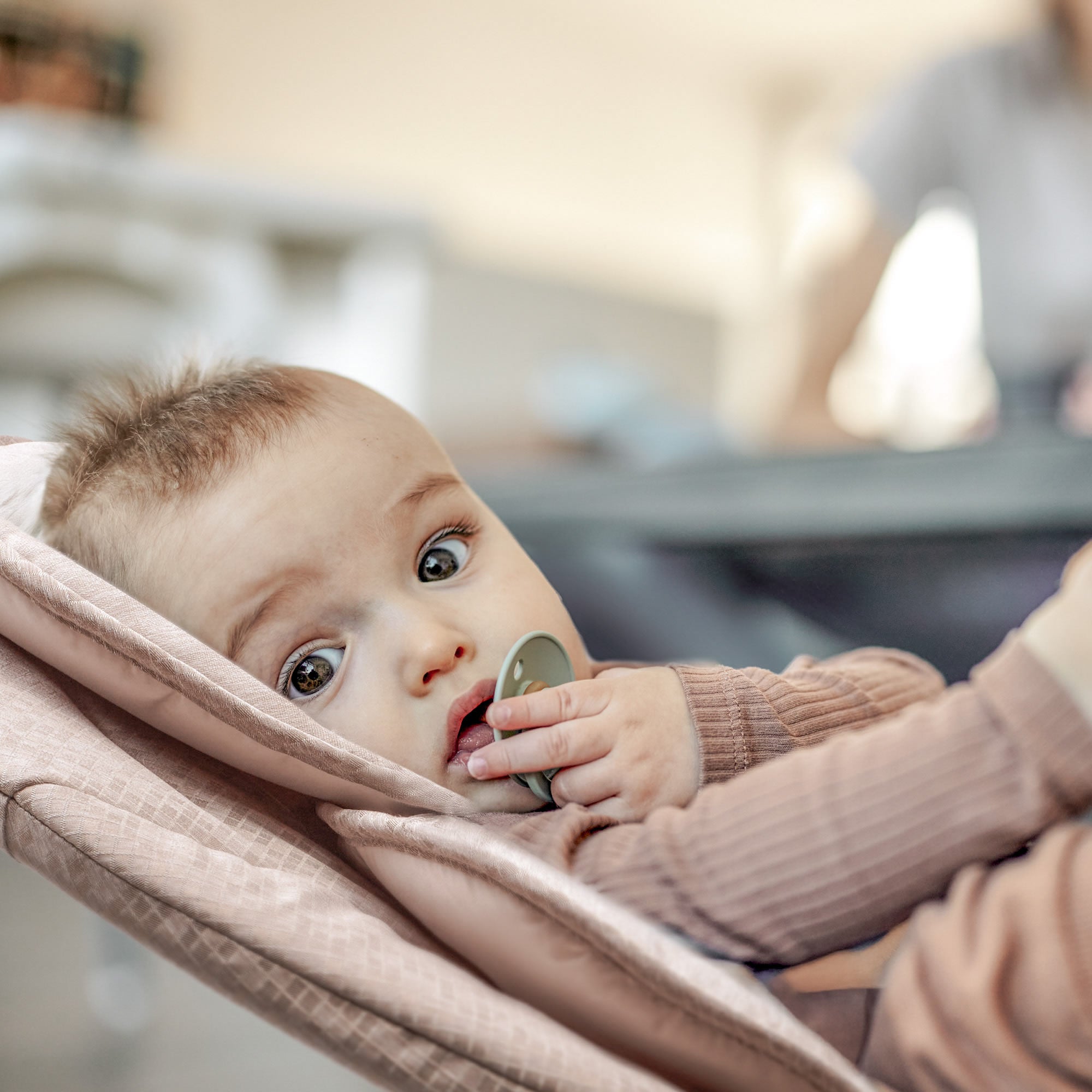 BabyGo Babywippe Elektrische Wippe mit Musik Swing