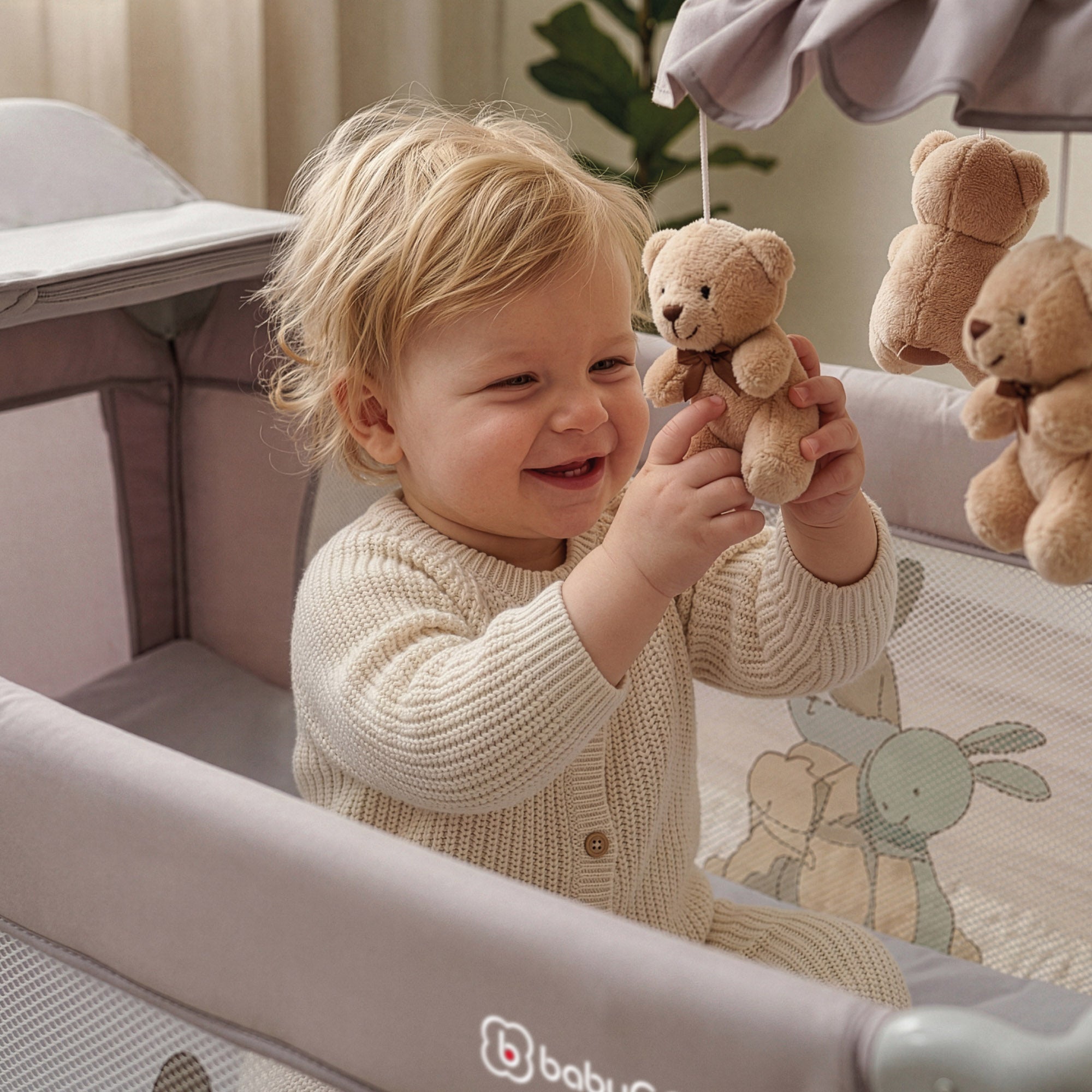 babyGO Reisebett Sleeper Deluxe 3in1 – Baby Reisebett mit Wickelauflage, Mobile & Zubehör