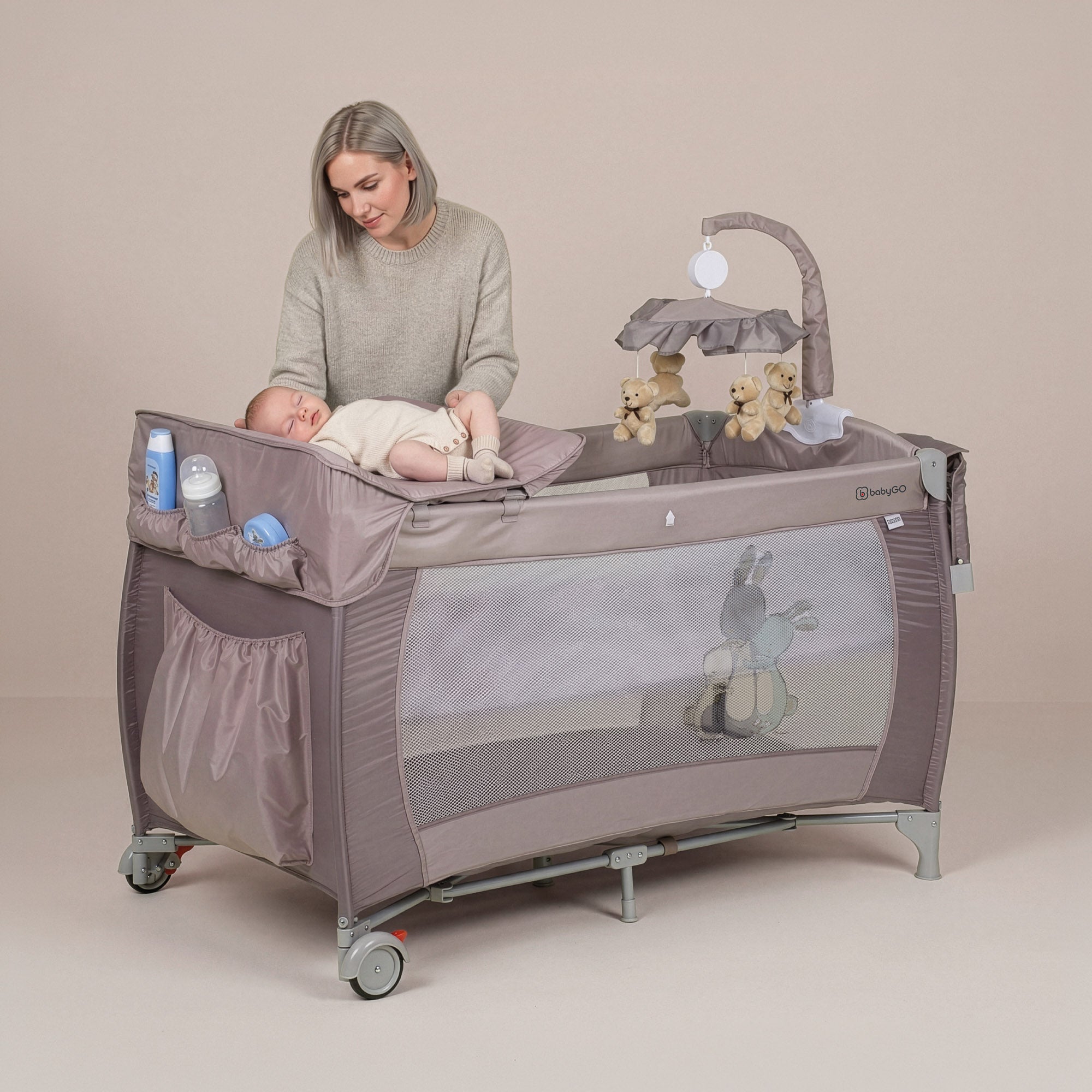 babyGO Reisebett Sleeper Deluxe 3in1 – Baby Reisebett mit Wickelauflage, Mobile & Zubehör