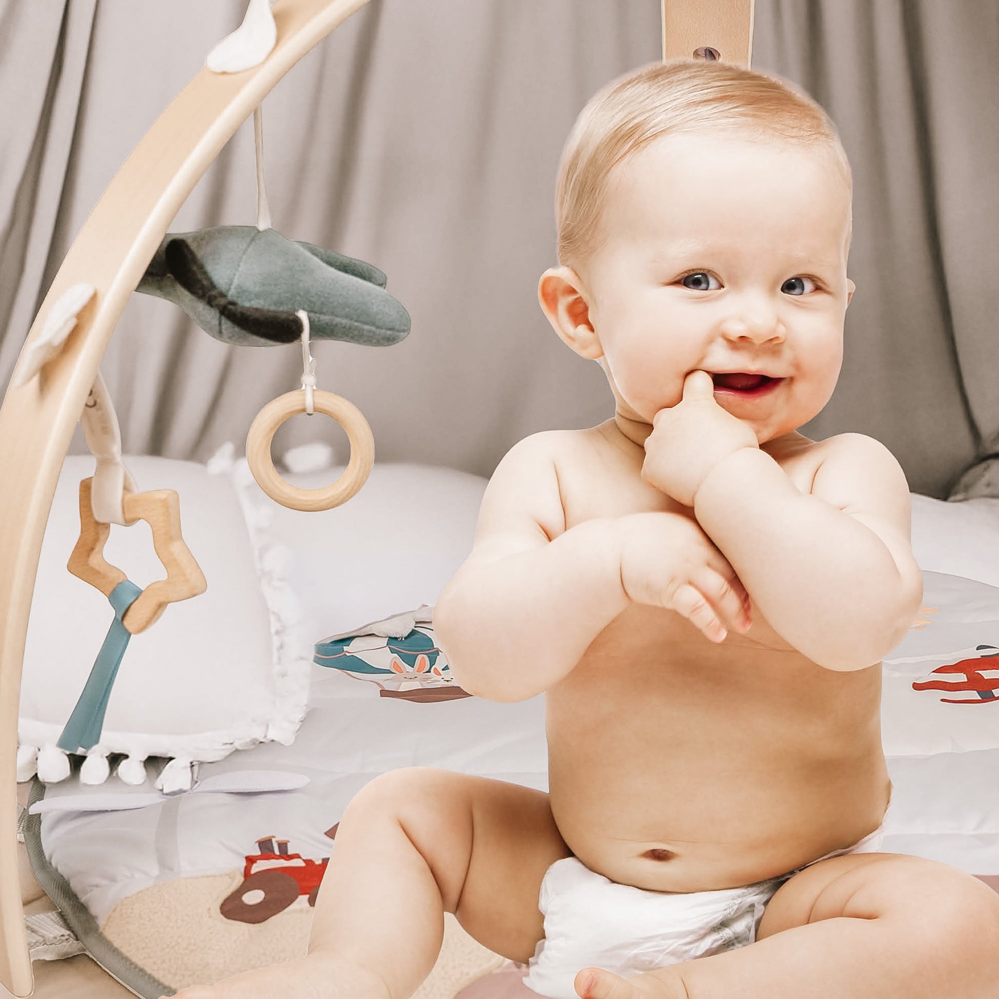BabyGO Bianca Krabbeldecke mit Spielbogen & Activity Center